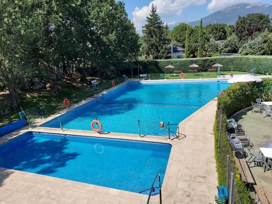 Chalet De 5 Habitaciones En La Sierra De Madrid El Olivo De Miraflores Miraflores de la Sierra Kültér fotó